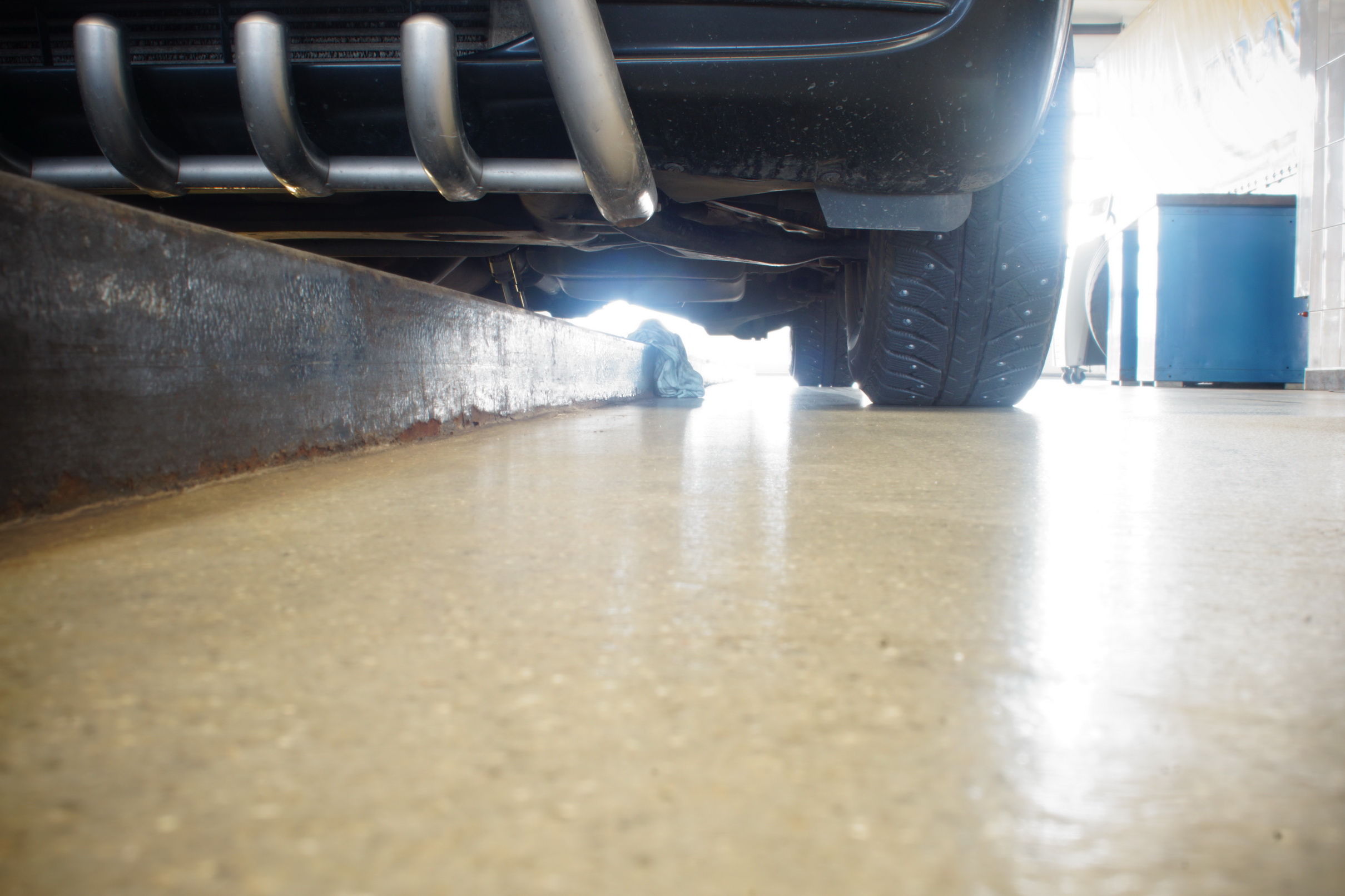 automotive-commercial-flooring-services